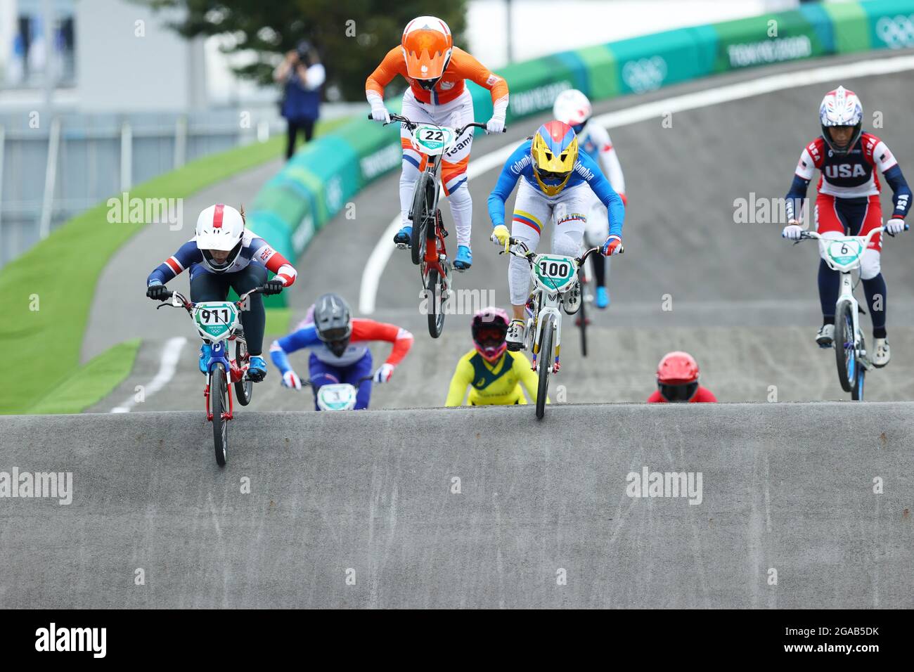 Tokyo, Giappone. 30 luglio 2021. PAJON Mariana (col), SHRIEVER Bethany (GBR), SMULDERS Merel (NED) Ciclismo : finale femminile di BMX Racing durante i Giochi Olimpici di Tokyo 2020 all'Ariake Urban Sports Park di Tokyo, Giappone . Credit: Naoki Morita/AFLO SPORT/Alamy Live News Foto Stock