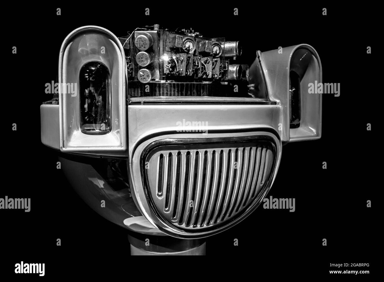 Testa meccanica di un robot vintage. Bianco e nero. Foto Stock