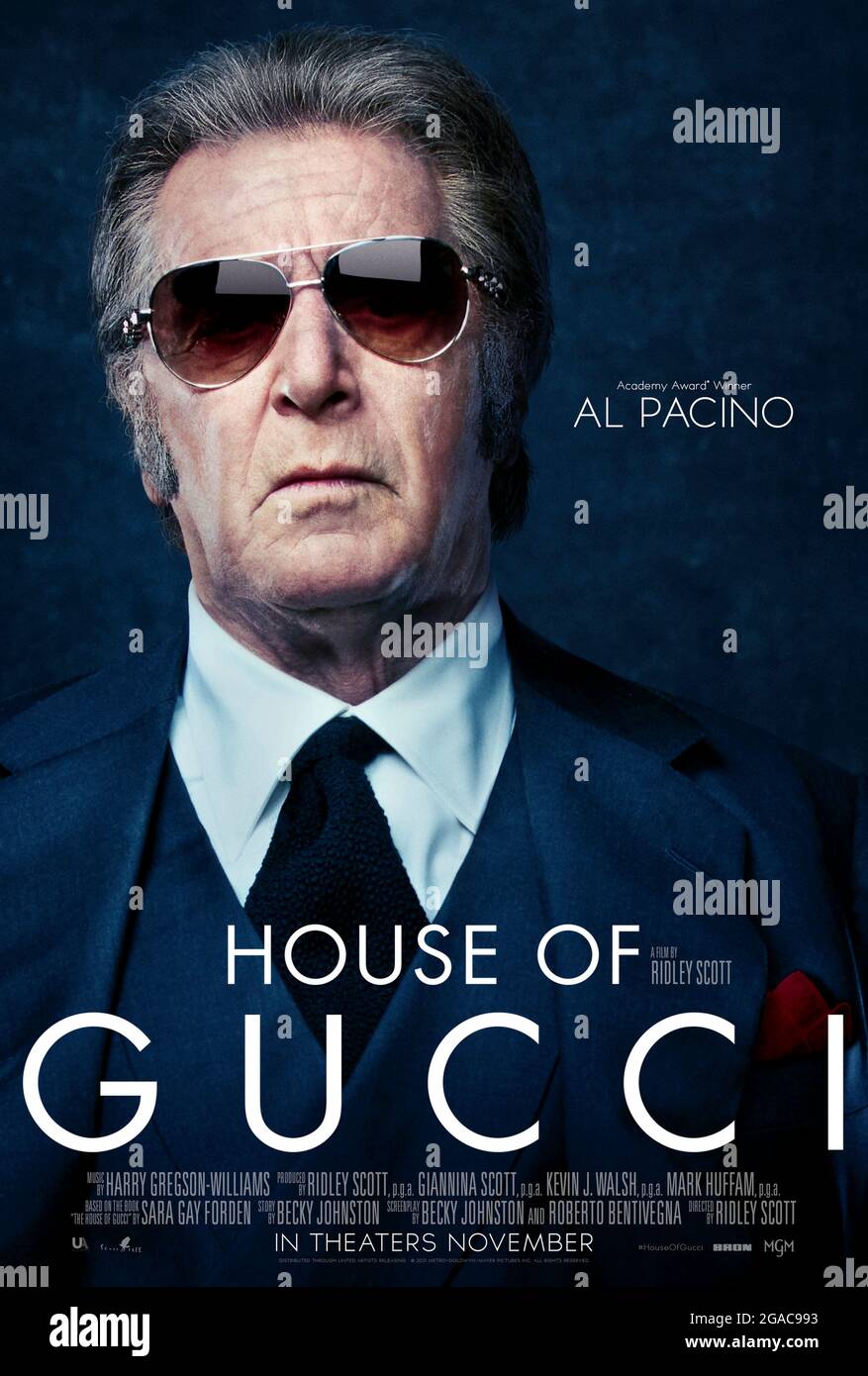 House of Gucci (2021) diretto da Ridley Scott e protagonista al Pacino come Aldo Gucci in un dramma criminale ispirato all'impero di famiglia dietro la famosa casa di moda italiana. Foto Stock