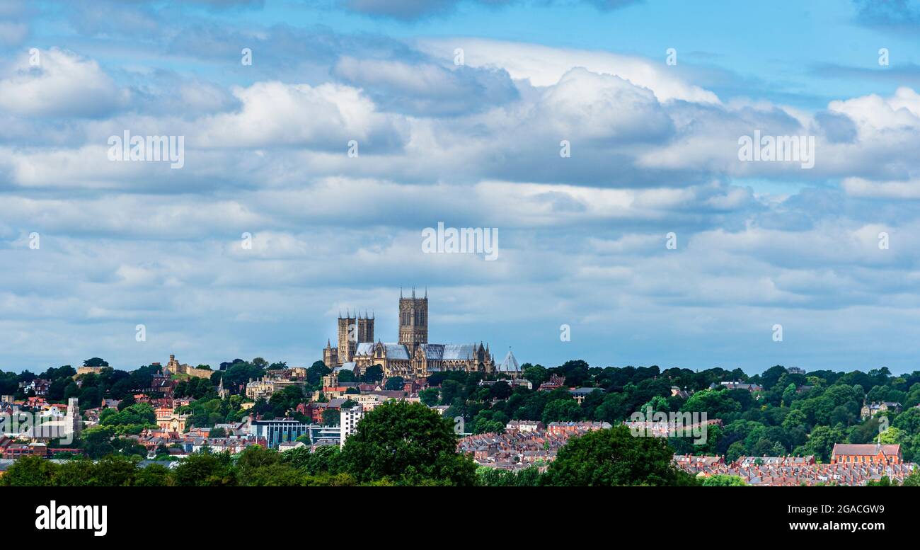 Lincoln Cathedral, Lincoln Minster, o la Cattedrale della Beata Vergine Maria di Lincoln - dalla collina a Canwick Foto Stock