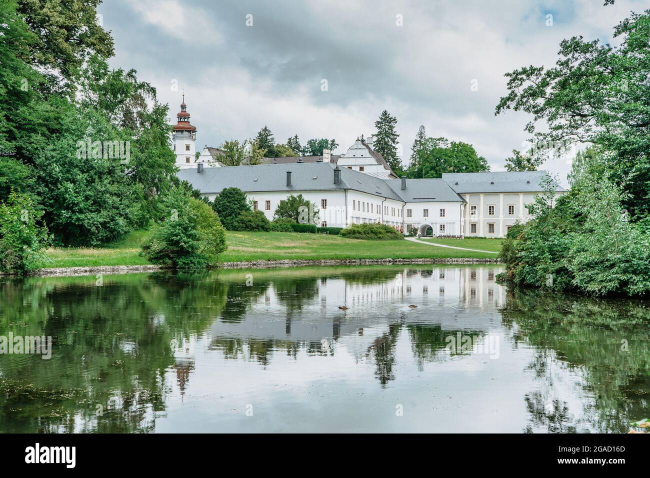Castello di VELKE Losiny nella città termale ceca, Boemia orientale, montagne di Jeseniky, Repubblica Ceca. Chateau rinascimentale romantico con decorazione a graffito Foto Stock
