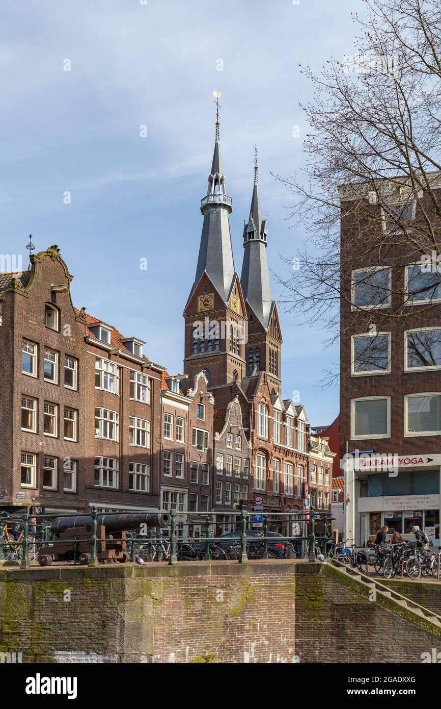 Guglie gemelle di Posthoornkerk, Amsterdam Foto Stock