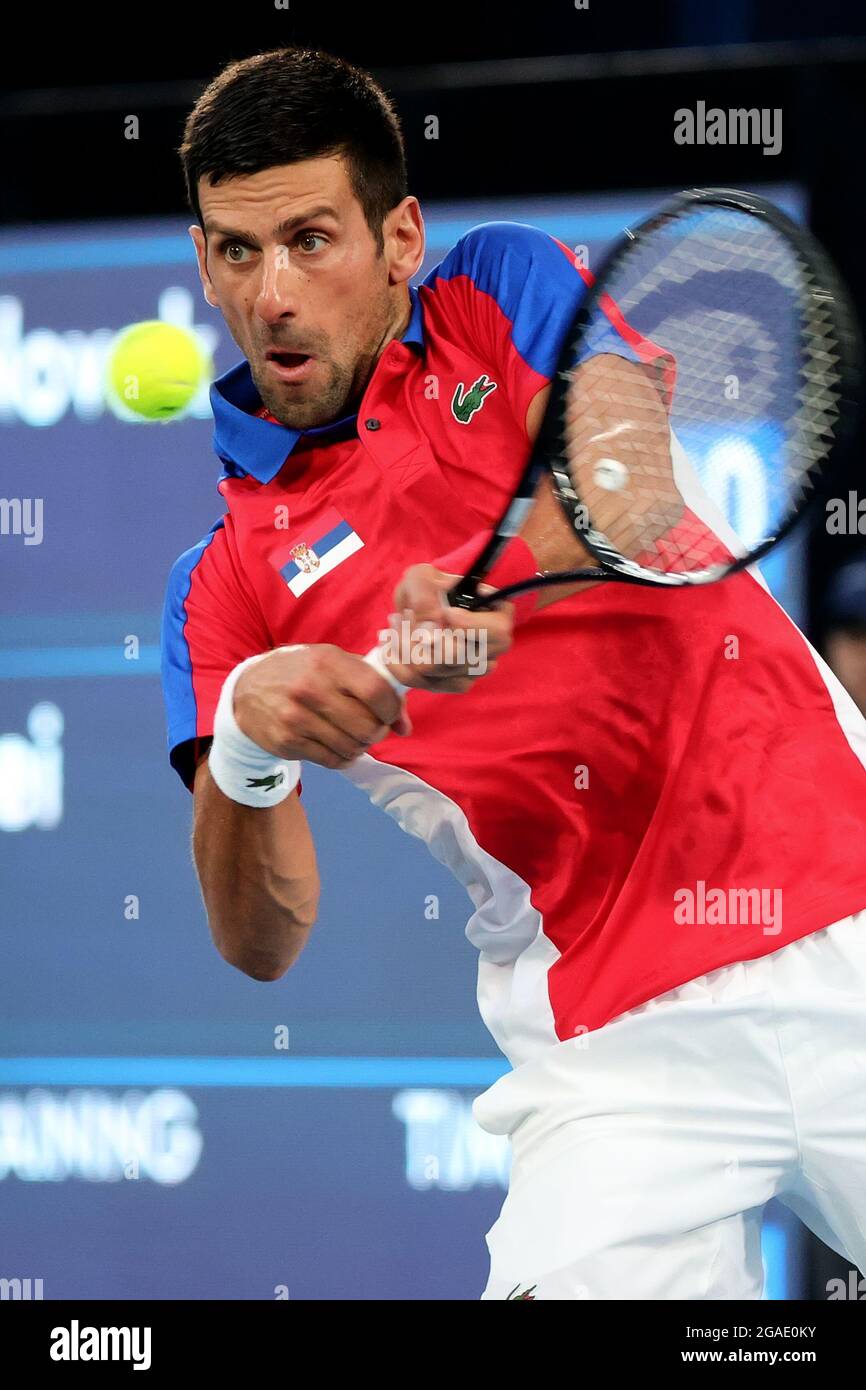 Tokyo, Giappone, 29 luglio 2021. Novak Djokovic gioca un tiro durante la partita del quarto di tennis maschile Singles tra Novak Djokovic di Serbia e Kei Nishikori di Giappone il giorno 6 dei Giochi Olimpici di Tokyo 2020. Credit: Pete Dovgan/Speed Media/Alamy Live News Foto Stock