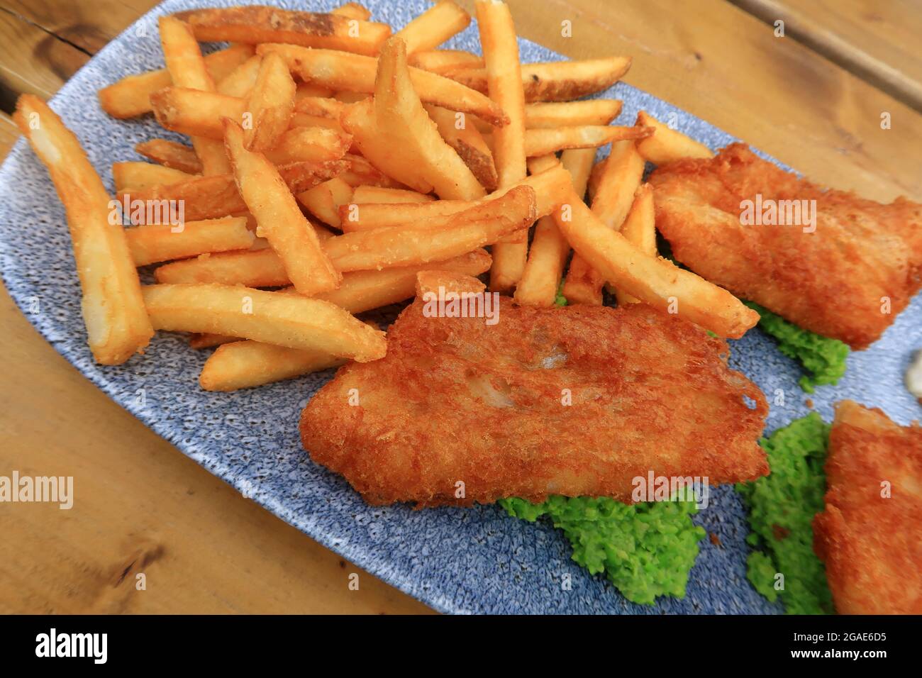 Fuoco croccante d'oro e pesce in pastella Foto Stock