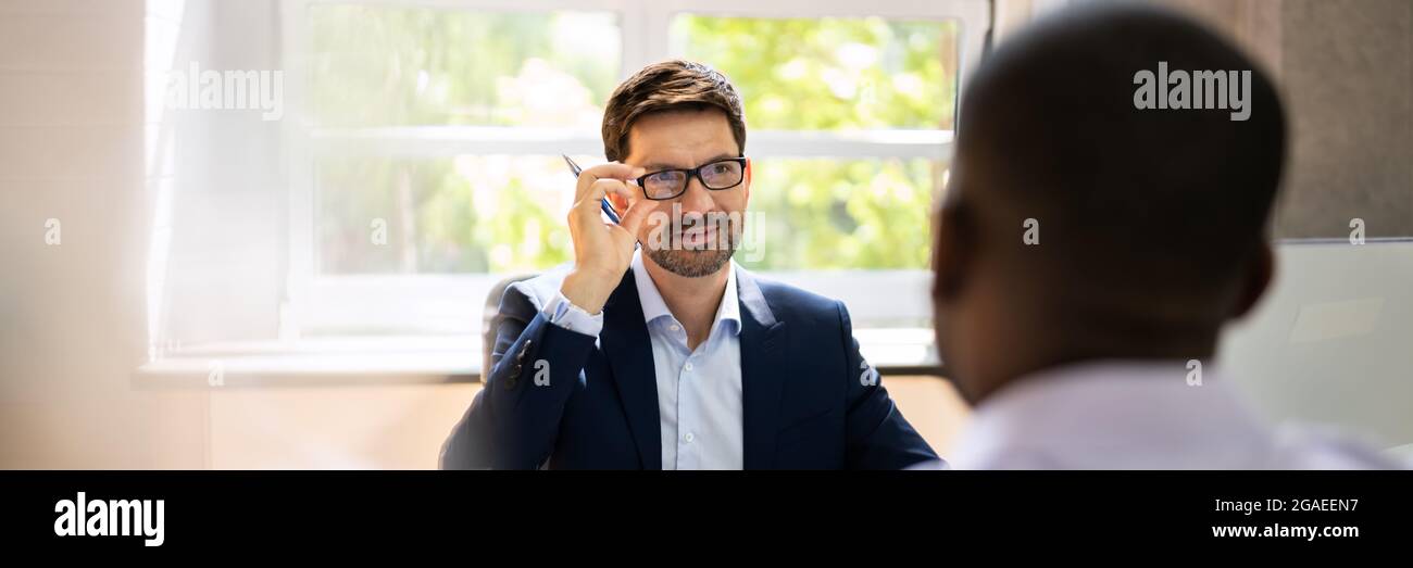 Intervista a African American Business Manager. Reclutamento del lavoro Foto Stock