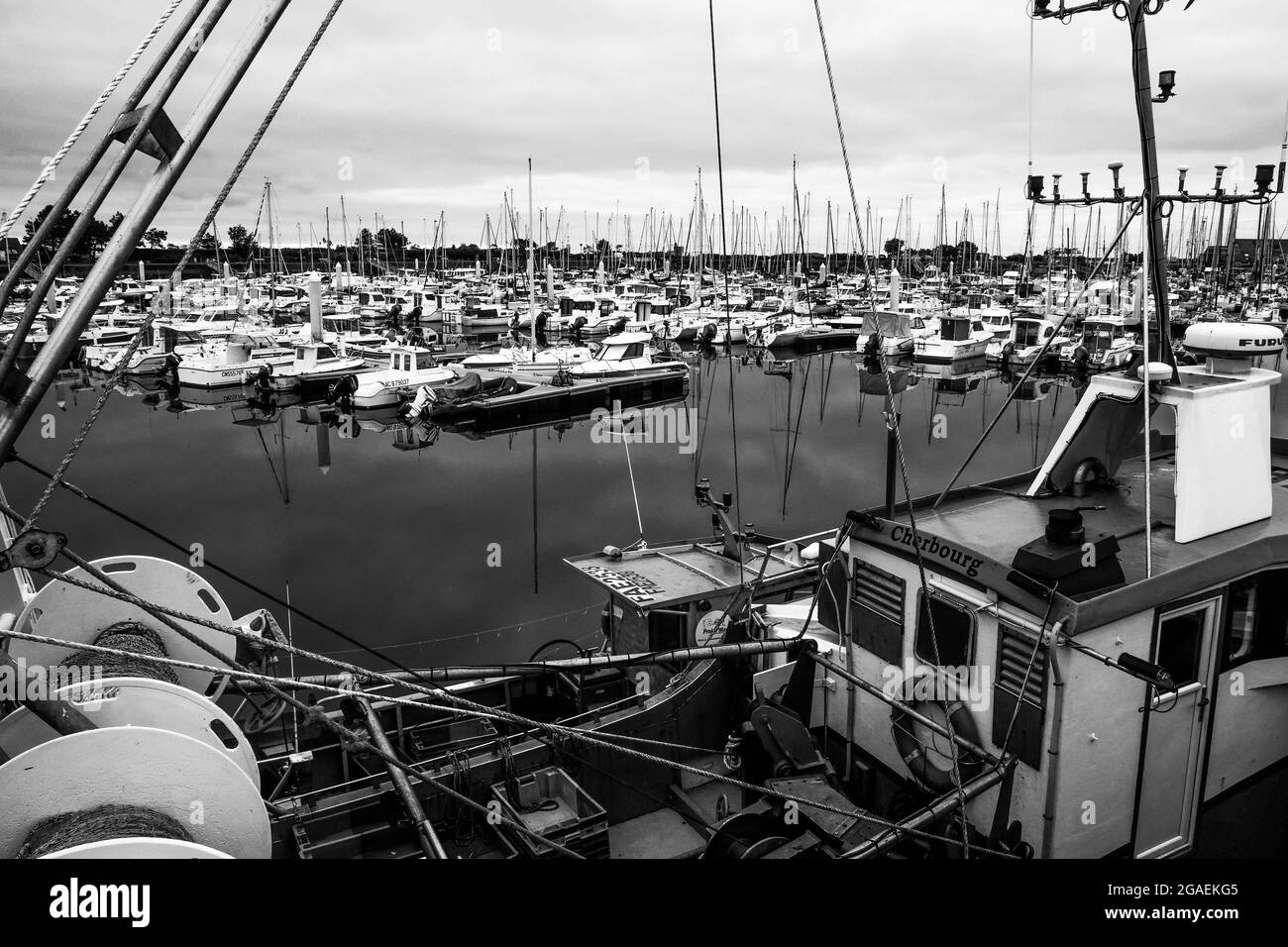 Pesca e porti a vela, Saint-Vaast la Hougue, Cotentin, Normandia, Francia Foto Stock