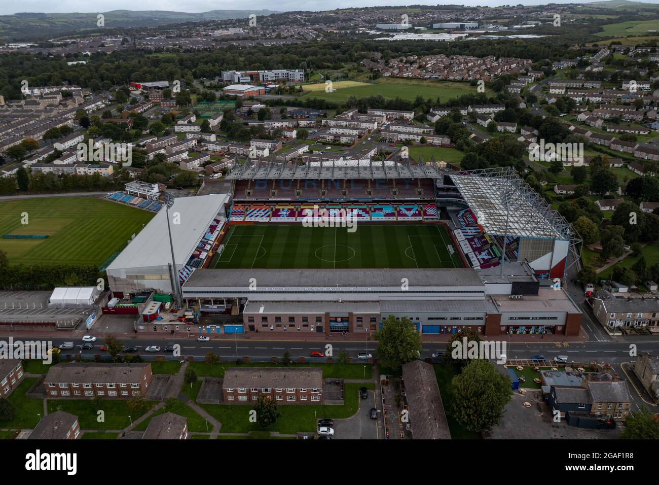 Veduta aerea del Turf Moor, sede del Burnley Football Club, rivale del Blackburn FC Drone Foto Stock
