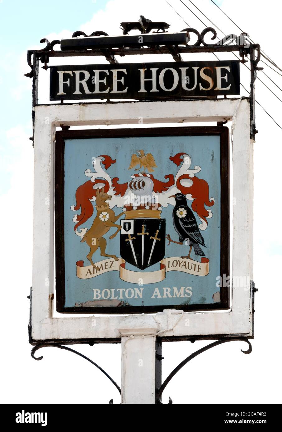 Tradizionale appeso pub cartello presso la Bolton Arms Public House, Old Basing, Basingstoke, Hampshire, Inghilterra, REGNO UNITO Foto Stock