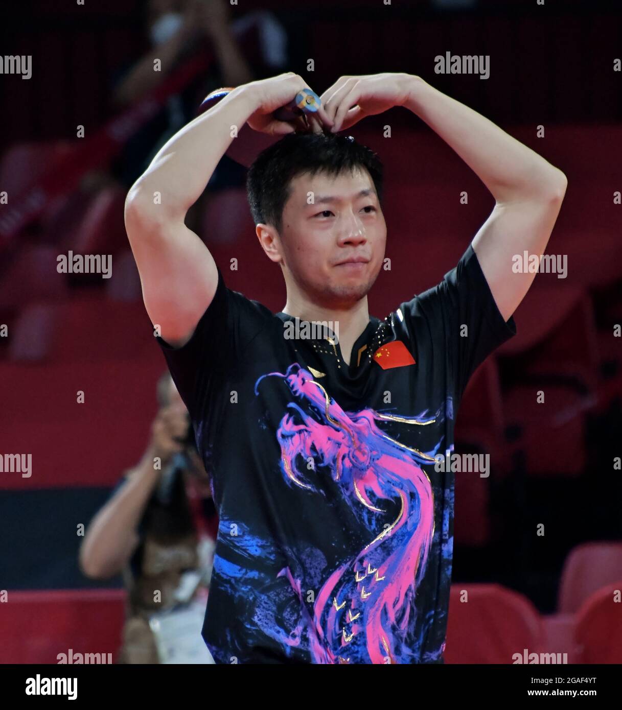 Tokyo, Giappone. 30 luglio 2021. La Cina di ma Long festeggia dopo la finale della finale delle Olimpiadi di Tokyo Ping Tennis maschile singoli finale al Tokyo Metropolitan Gymnasium a Tokyo, Giappone Venerdì, 30 luglio 2021. Foto di Keizo Mori/UPI Credit: UPI/Alamy Live News Foto Stock