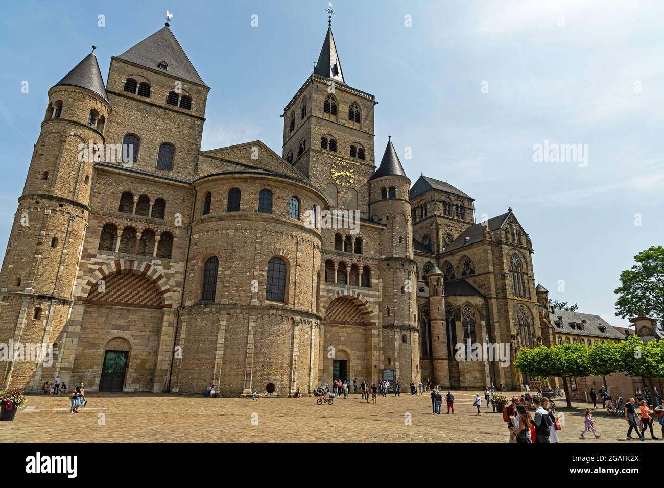 Alta cattedrale di treviri immagini e fotografie stock ad alta