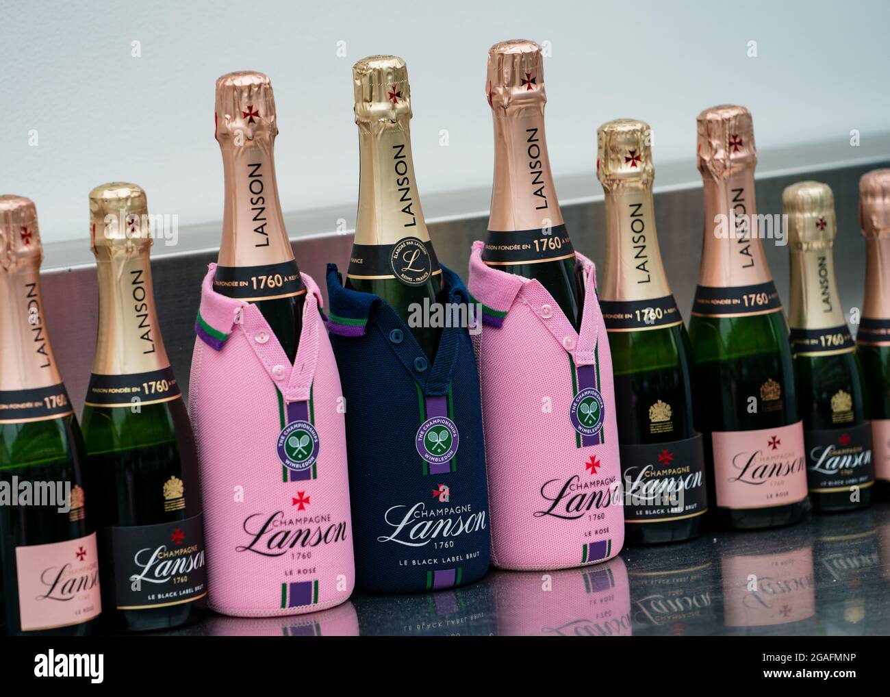 Bottiglie di Champagne Lanson Foto Stock