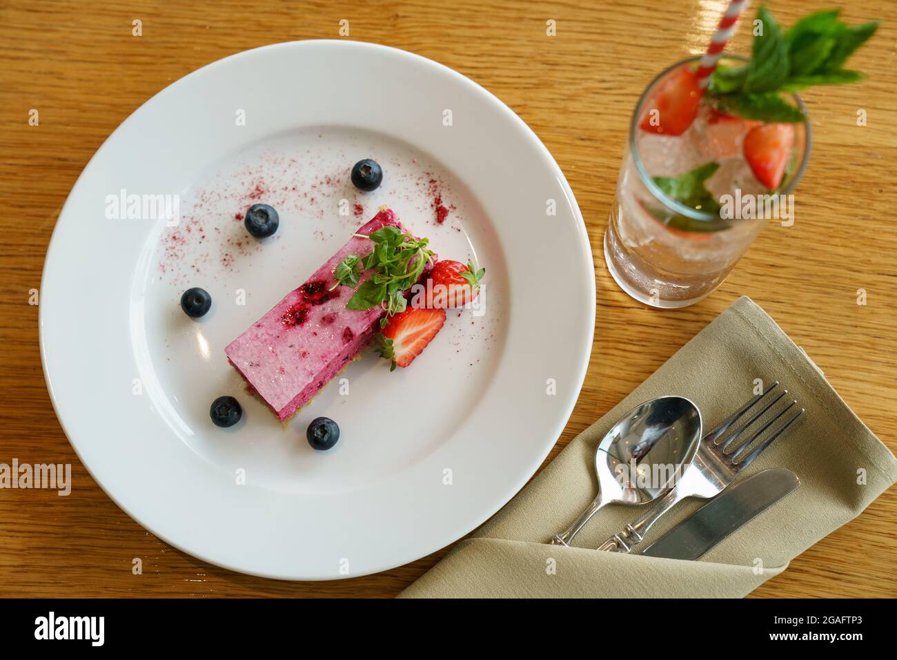 Dessert di mousse di frutti di bosco Foto Stock