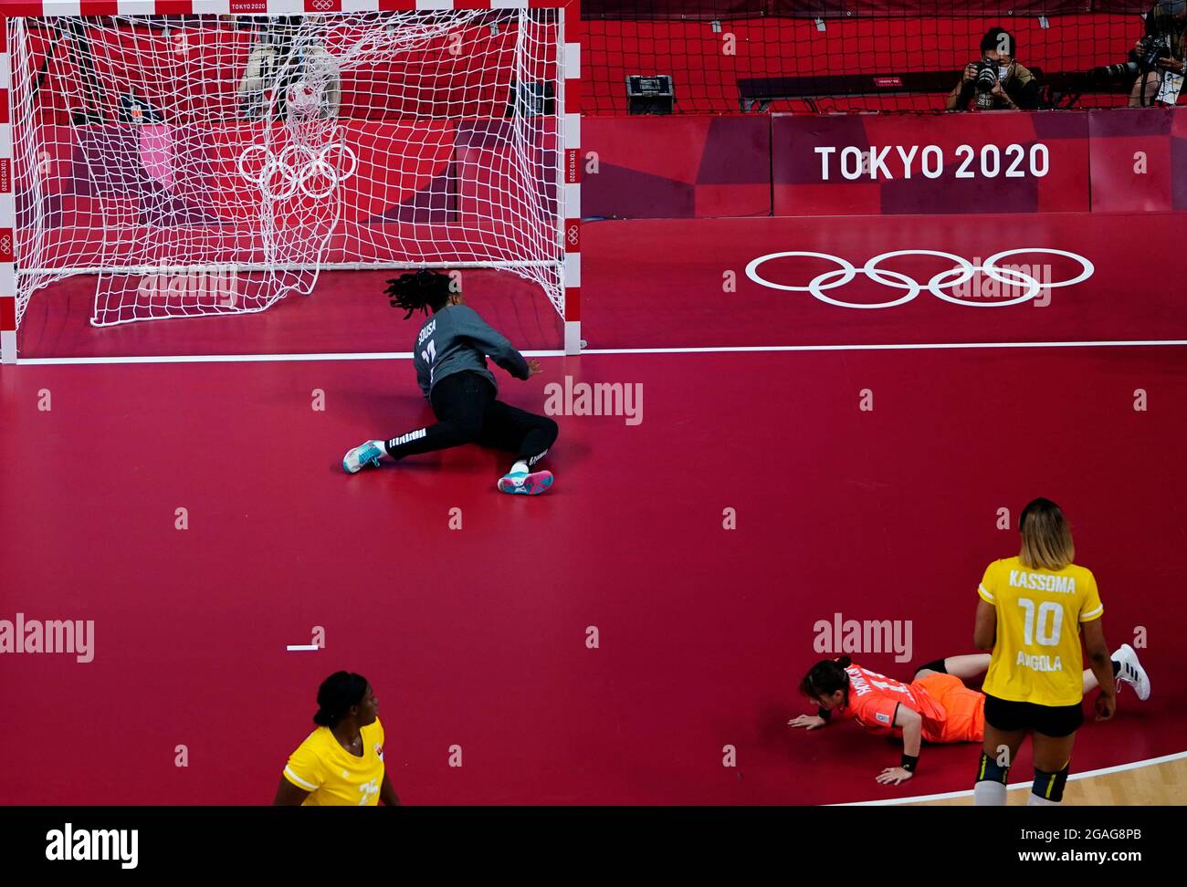 Tokyo 2020 Olimpiadi Pallamano Donne Gruppo A Angola V Giappone Stadio Nazionale Di Yoyogi Tokyo Giappone 31 Luglio 2021 Mana Horikawa Del Giappone Che Segna Un Gol Reuters Leah Millis Foto Stock Alamy