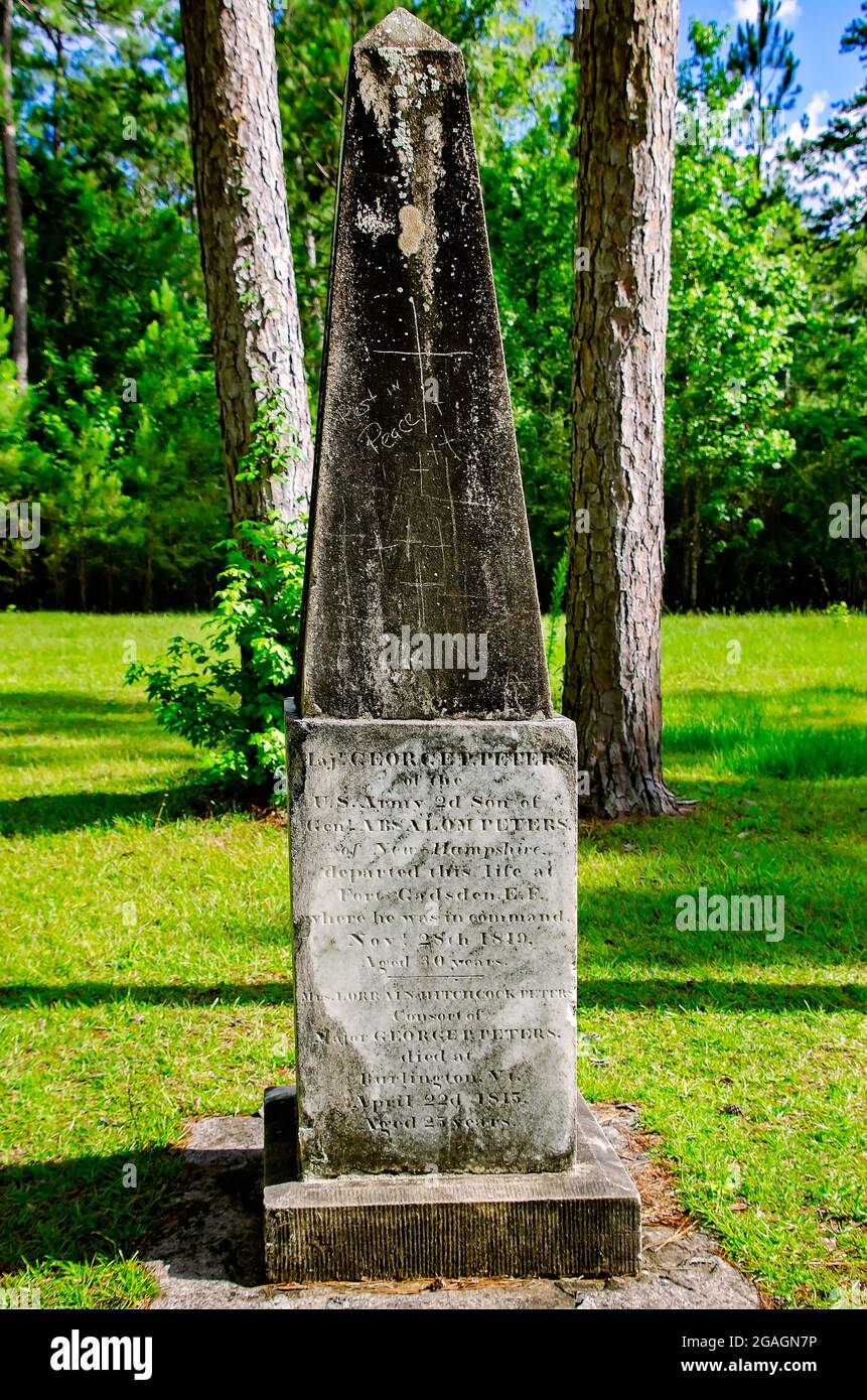 Una lapide si trova nel cimitero di Blakeley, nello storico Blakeley state Park, il 26 giugno 2021, a Spanish Fort, Alabama. Foto Stock