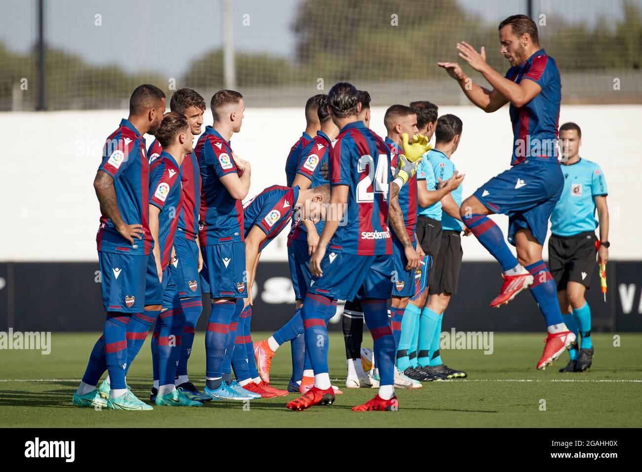 Valencia, Spagna. 30 luglio 2021. I giocatori di Levante UD precedono la partita amichevole tra Valencia CF e Levante UD all'Estadio Antonio Puchades a Valencia, Spagna. (Credit Image: © Indira/DAX via ZUMA Press Wire) Foto Stock