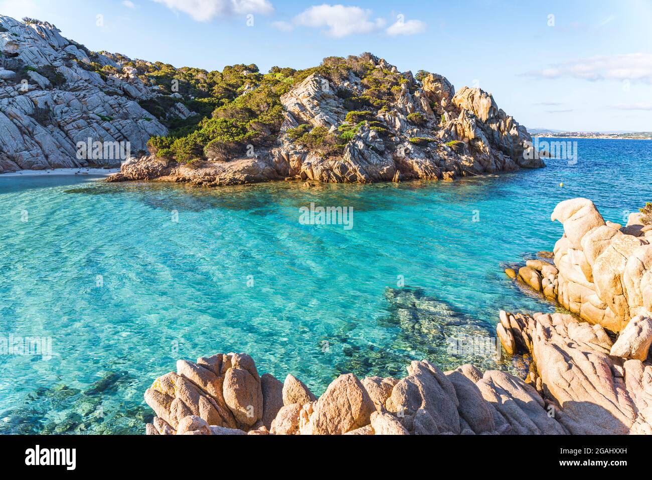 Cala Napoletana, splendida baia a la Maddalena, Sardegna, Italia Foto Stock