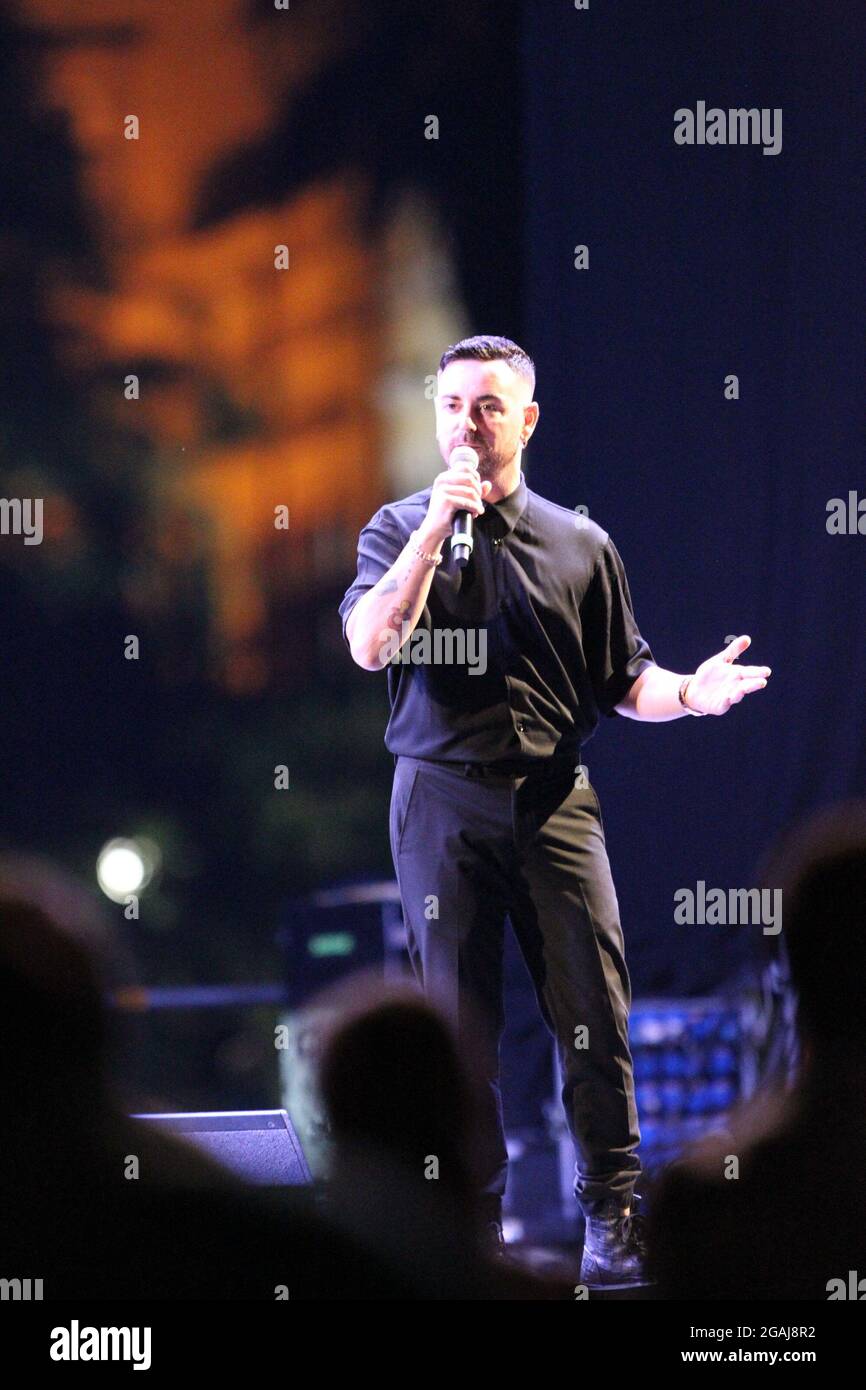 Cantante Ivan Granatino alla XXI edizione del Premio massimo Troisi a San Giorgio a Cremano (Napoli) dal 26 al 31 luglio con la direzione artistica di Maurizio Casagrande. (Foto di Salvatore Esposito/Pacific Press) Credit: Pacific Press Media Production Corp./Alamy Live News Foto Stock