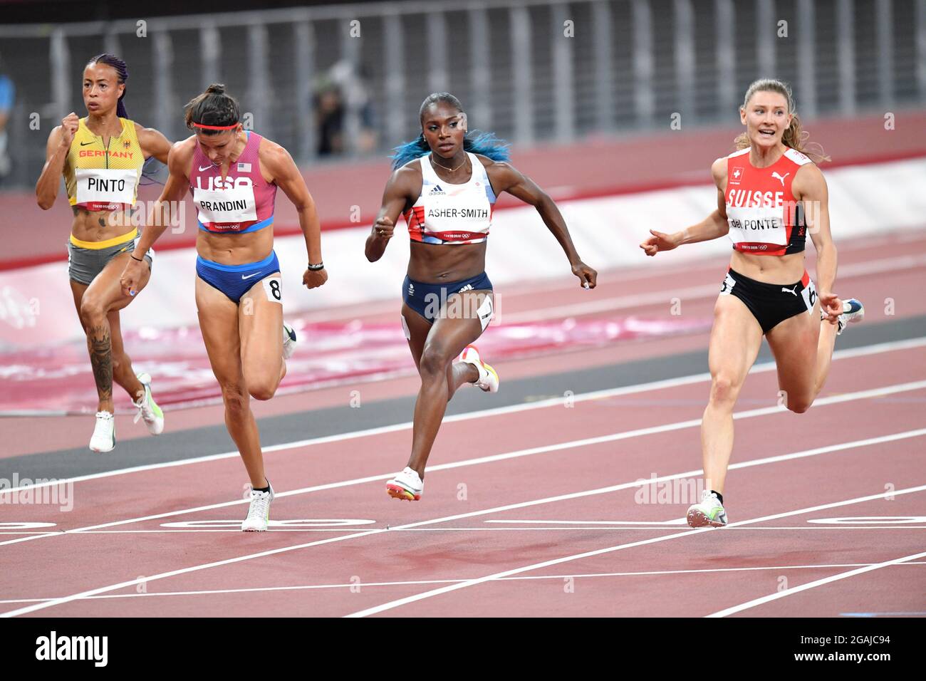 Tokyo, Giappone. Credito: MATSUO. 31 luglio 2021. PINTO Tatjana (GER), PRANDINI Jenna (USA), ASHER-SMITH Dina (GBR), del PONTE Ajla (sui) Atletica : Semifinale femminile di 100 m durante i Giochi Olimpici di Tokyo 2020 allo Stadio Nazionale di Tokyo, Giappone. Credit: MATSUO .K/AFLO SPORT/Alamy Live News Foto Stock