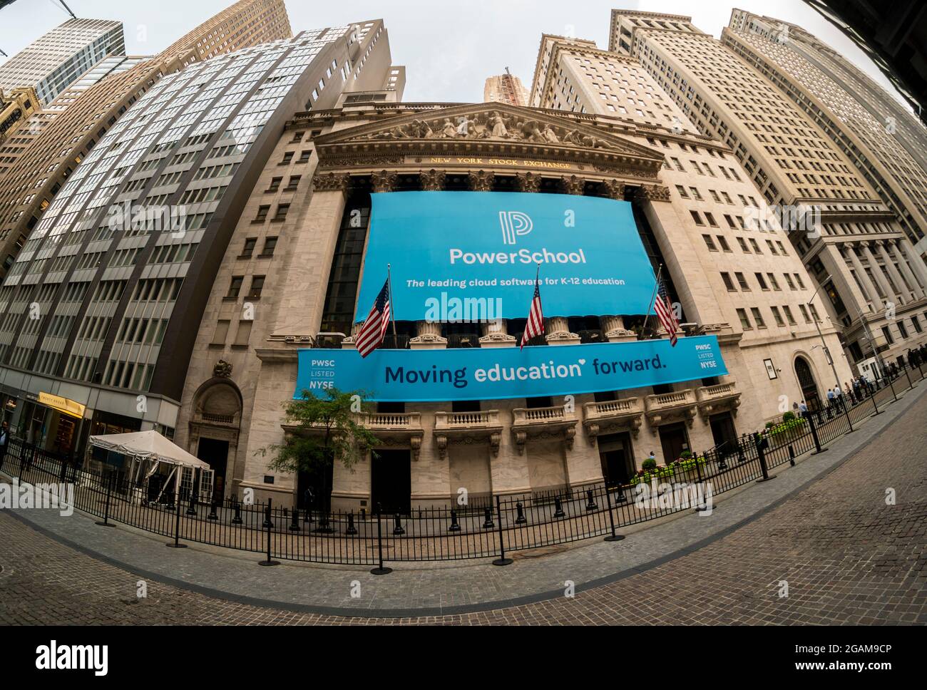 La Borsa di New York è decorata mercoledì 28 luglio 2021 per il primo giorno di commercio pubblico del software educativo basato su cloud, PowerSchool. (© Richard B. Levine) Foto Stock