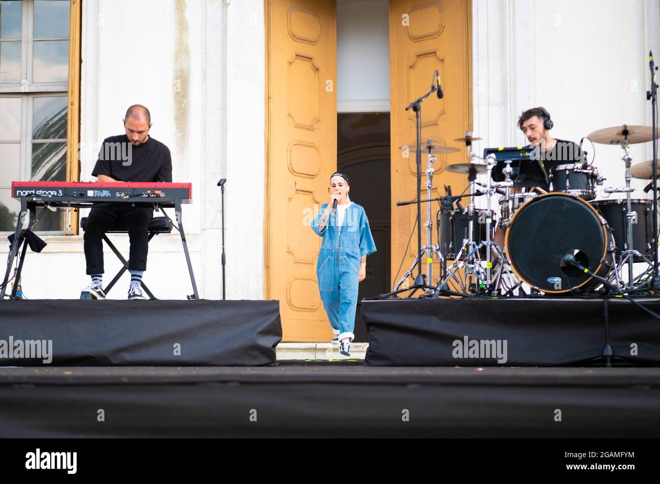 Coma Cose si esibisce lo scorso 18 luglio a Codroipo (UD) Italia Foto Stock