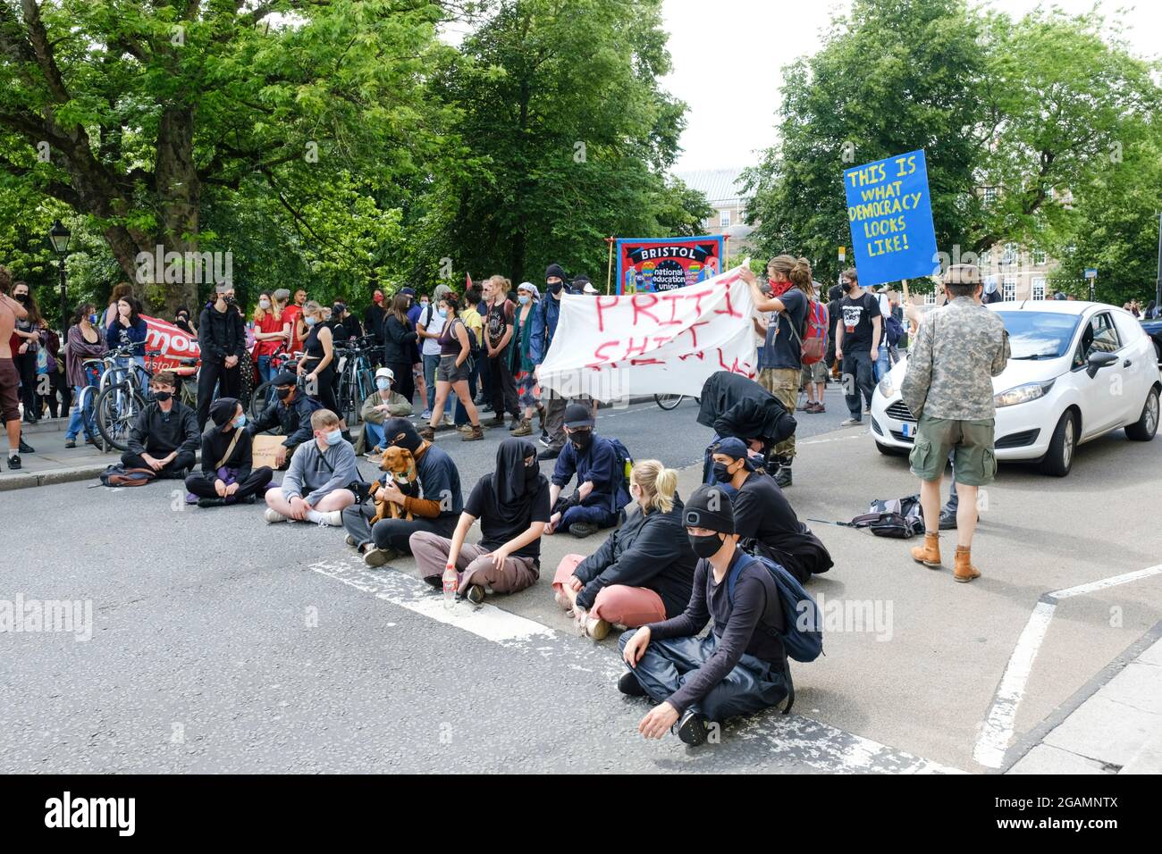 A Kill the Bill protesta a Bristol, protestore Block Park St Foto Stock