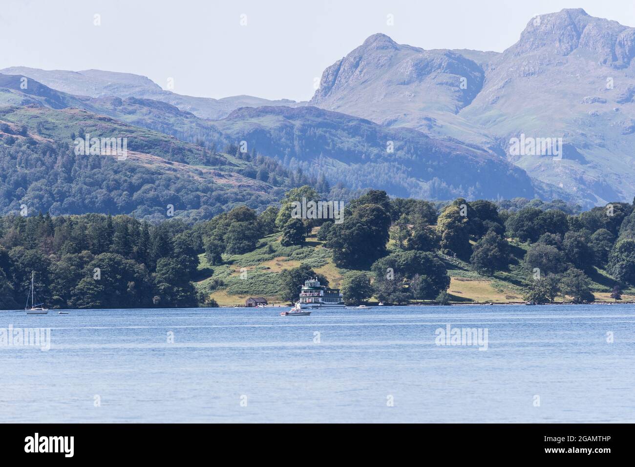 MV Swift sul Lago Windermere il Distretto Parco Nazionale Cumbria Nord Ovest Inghilterra UK Foto Stock