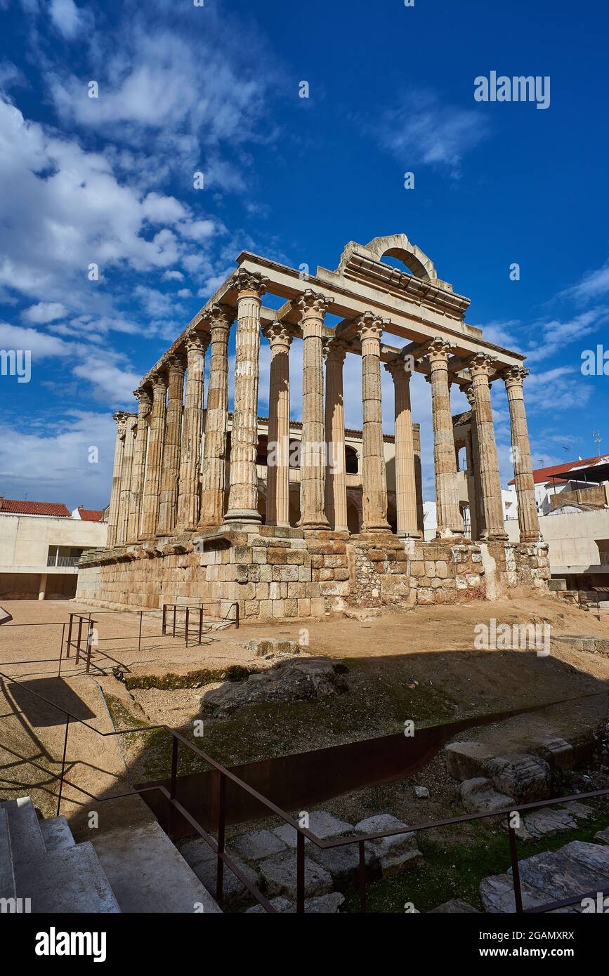 Resti archeologici del tempio romano di Diana. Centro di Merida, provincia di Badajoz, Estremadura, Spagna. Foto Stock