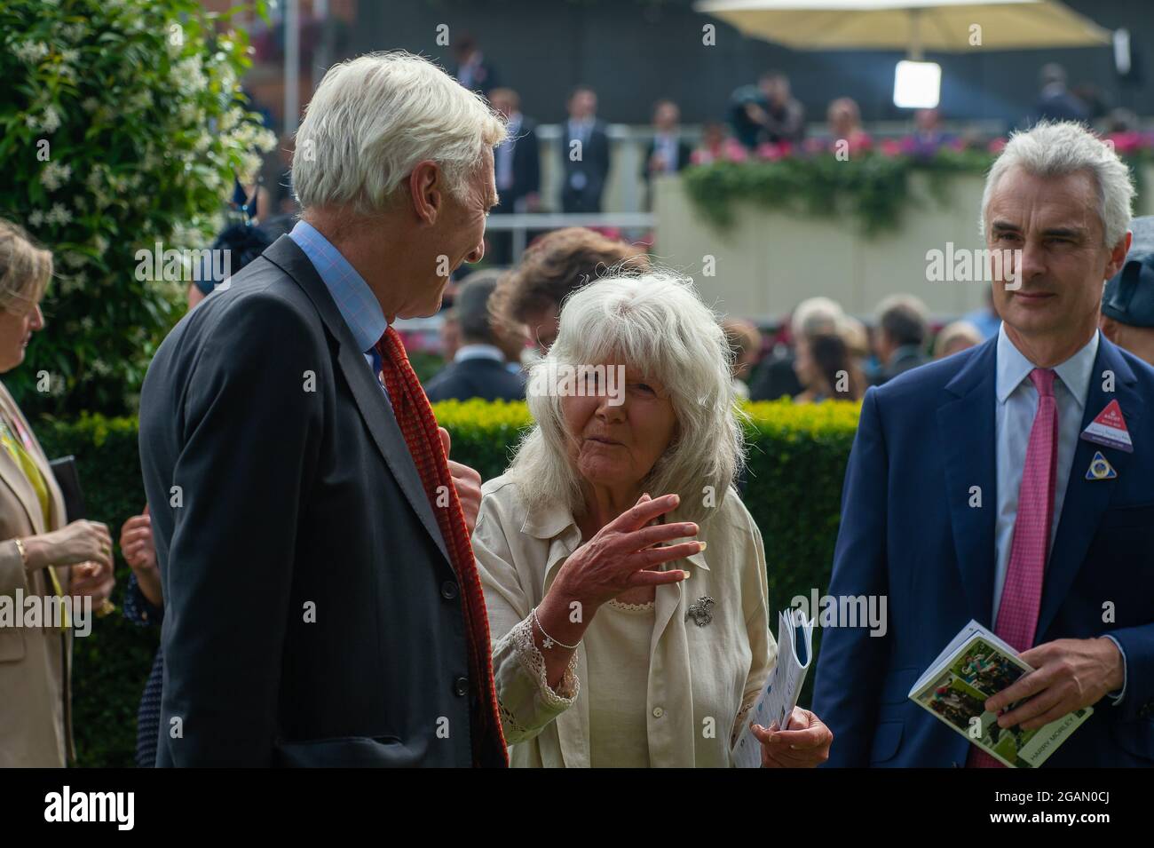 Ascot, Berkshire, Regno Unito. 24 luglio 2021. Autore Jilly Cooper ad Ascot oggi. Credito: Maureen McLean/Alamy Foto Stock