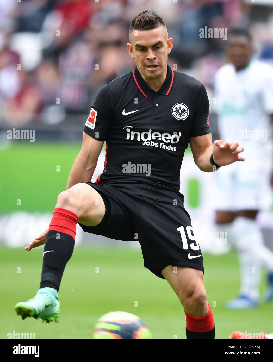 31 luglio 2021, Hessen, Francoforte sul meno: Calcio, partite di prova: Eintracht Francoforte contro COME Saint Étienne al Deutsche Bank Park. Rafael Santos Borré di Francoforte in azione. Foto: Arne Dedert/dpa Foto Stock