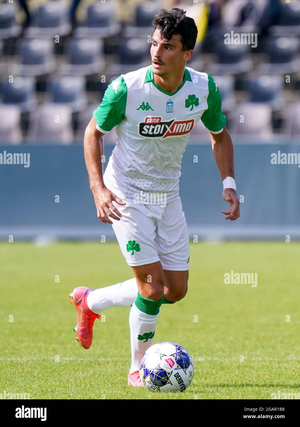 VENLO, PAESI BASSI - 31 LUGLIO: Carlos Perez Juan del Panathinaikos FC durante la partita pre-stagione tra VVV-Venlo e Panathinaikos FC al Covebo Stadion De Koel il 31 luglio 2021 a Venlo, Paesi Bassi (Foto di Jeroen Meuwsen/Orange Pictures) Foto Stock