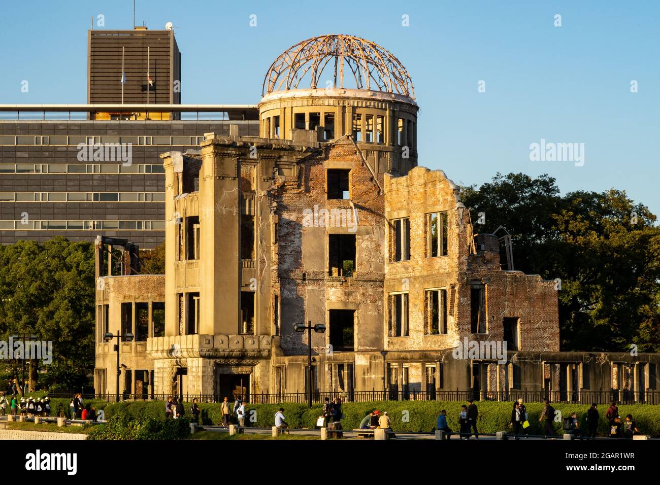 HIROSHIMA, Giappone, 31.10.2019. Vista del memoriale della pace di Hiroshima (cupola della bomba atomica) durante il tramonto a Hiroshima, Giappone. Foto Stock