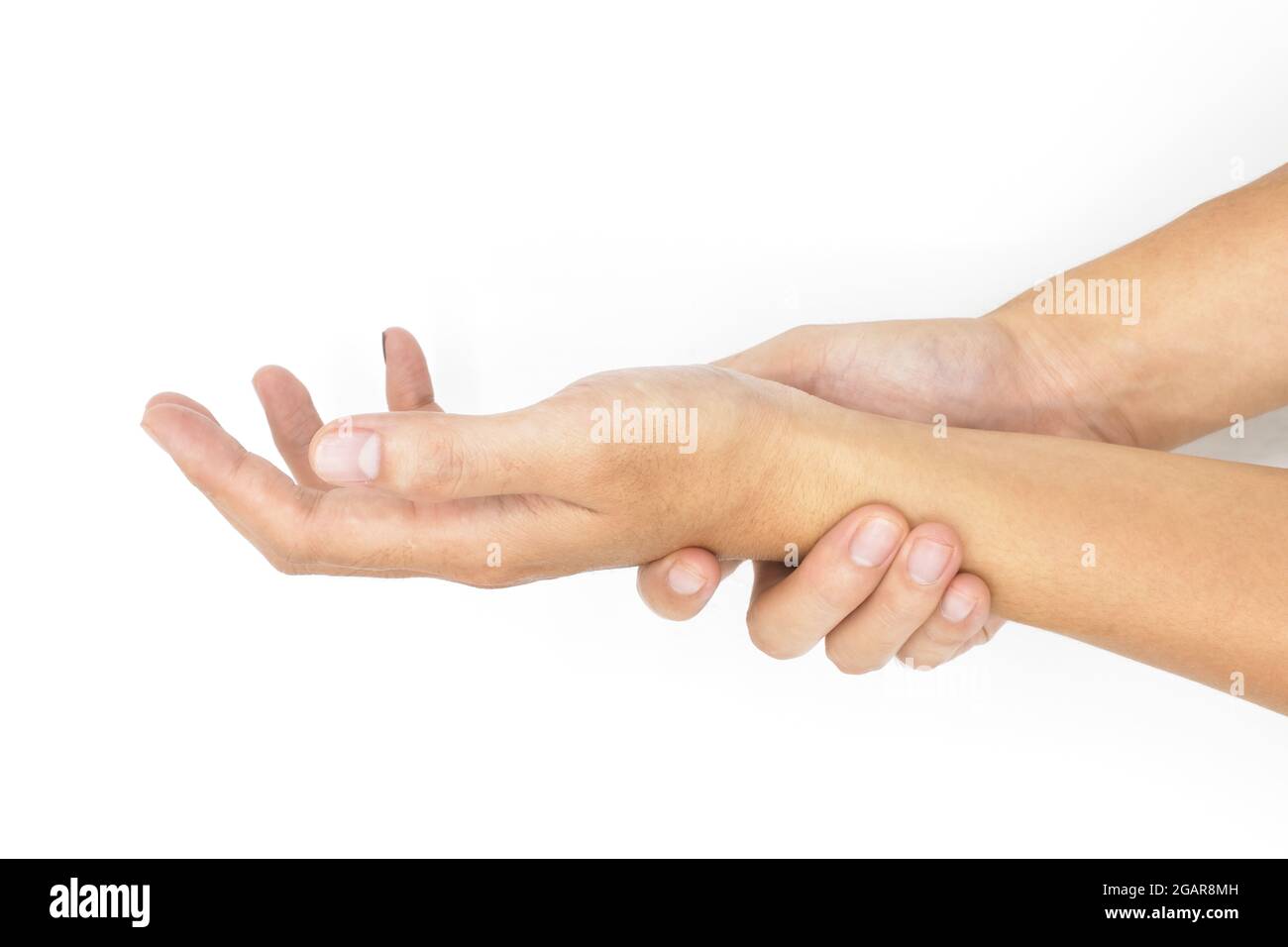 Mano e articolazione del polso del giovane asiatico. Concetto di problemi comuni e salute delle mani. Isolato su bianco. Foto Stock