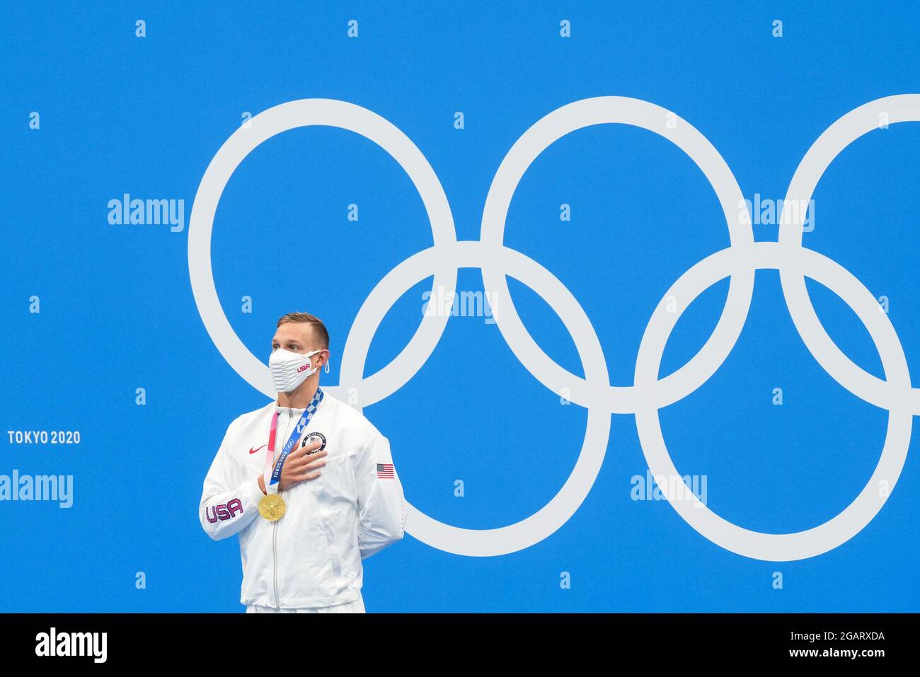 TOKYO, GIAPPONE - 1 AGOSTO: Vincitore Robert Finke degli Stati Uniti d'America con la sua medaglia d'oro durante la cerimonia di Medaglia del nuoto durante i Giochi Olimpici di Tokyo 2020 al Centro Acquatico il 1 agosto 2021 a Tokyo, Giappone (Foto di Ronald Hoogendoorn/Orange Pictures) Foto Stock