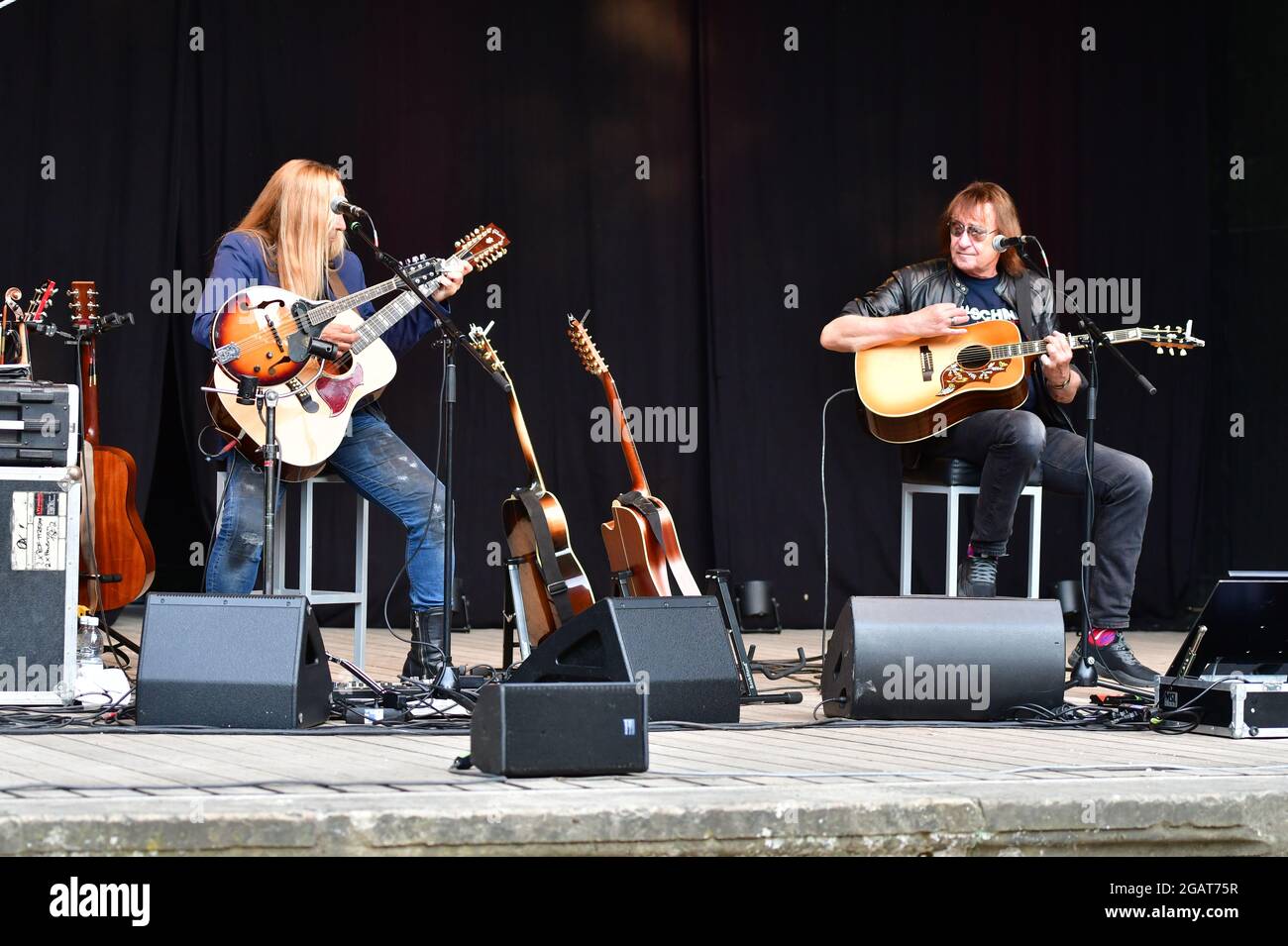 Dieter Birr und Uwe Hassbecker beim Open Air: Maschine intim - Lieder für Generationen mit Uwe Hassbecker im Parktheater im Großen Garten. Dresda, 31 Foto Stock