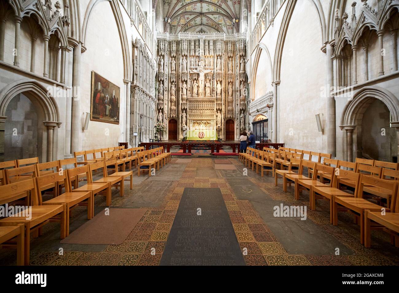 Lo schermo di Alter Alto del 1484 presso la Cattedrale di St Albans. Le statue originali dietro l'alter furono perdute nel 1500 e sostituite nel 1899 Foto Stock