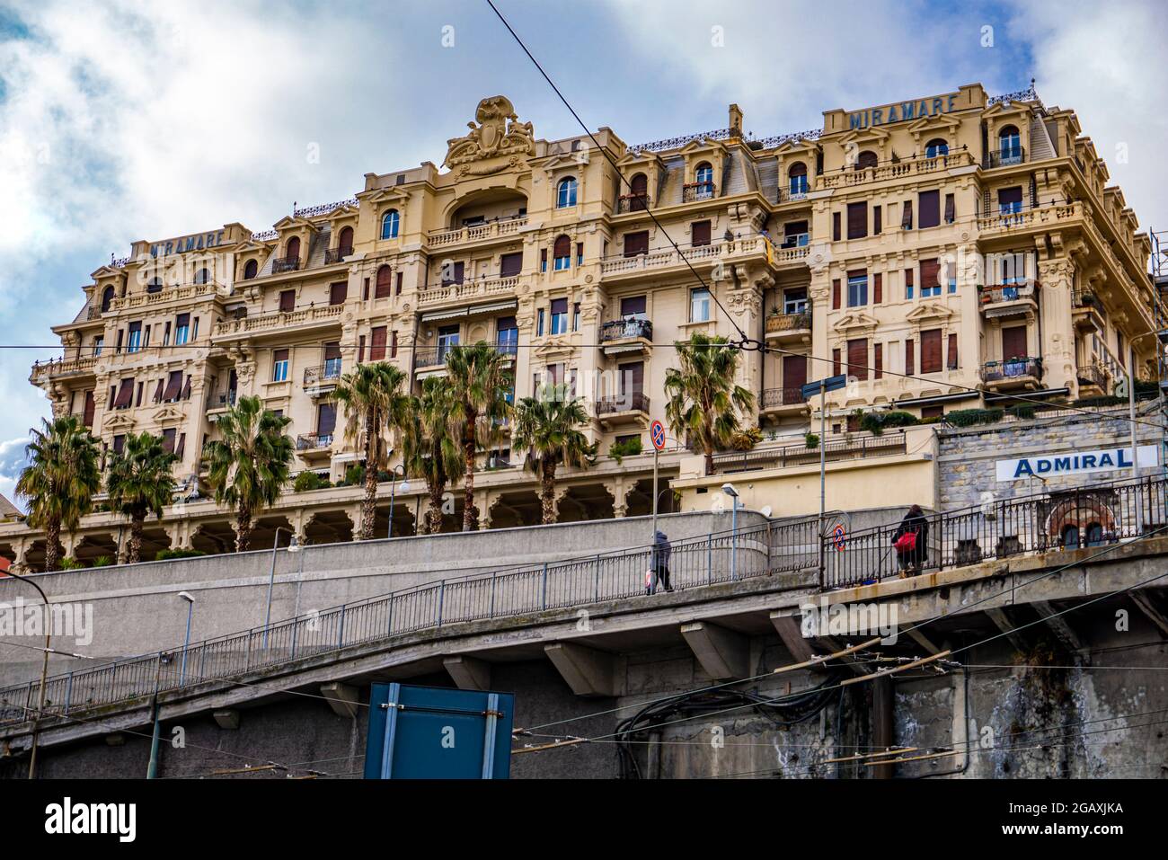 GENOVA, ITALIA - 9 MARZO 2018: Grand Hotel Miramare a Genova, Italia. È stato progettato dall'architetto Gino Coppede al 1908. Foto Stock