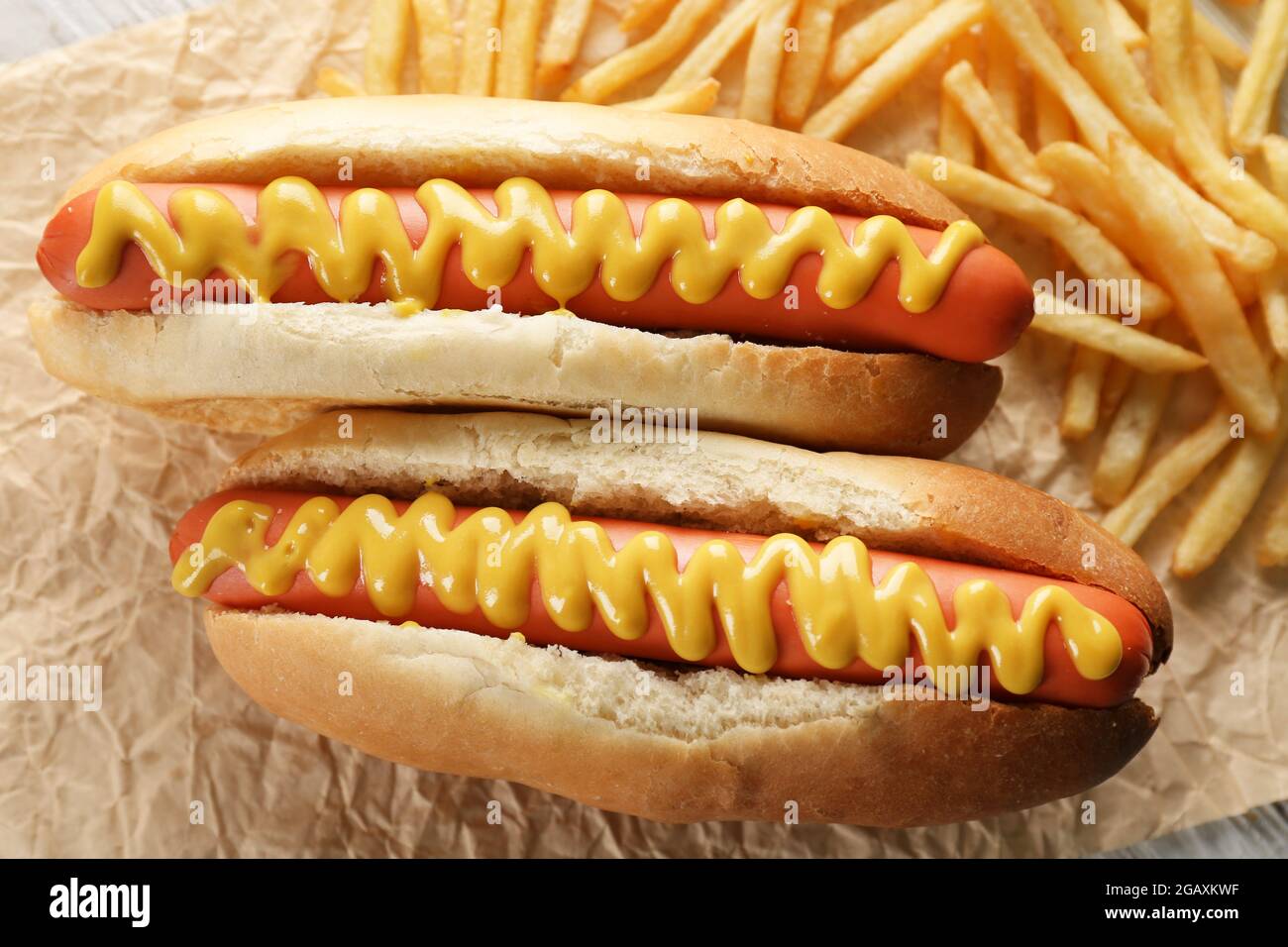 Hot dog e patatine fritte closeup Foto stock - Alamy