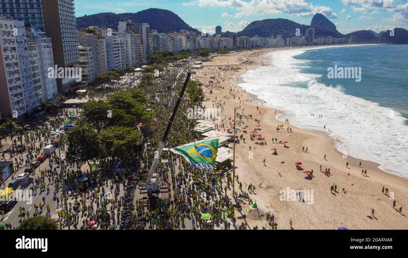 Manifestazione per voto cartaceo a Copacabana, Rio de Janeiro, nell'agosto 2021. Il raduno è stato chiamato dal presidente brasiliano Jair Bolsonaro. Foto Stock