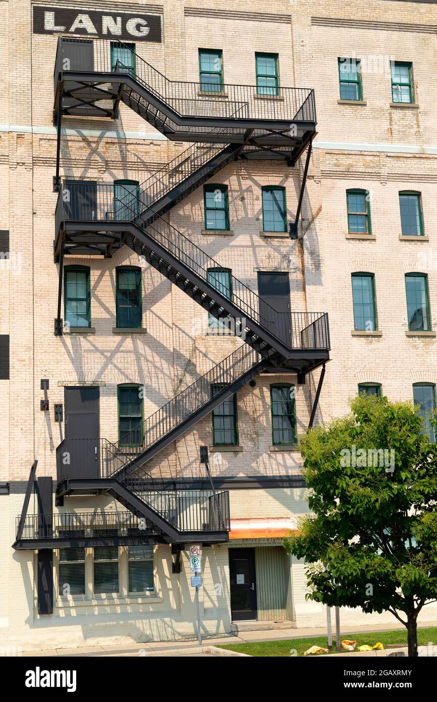 Fuga fuoco su un edificio nel centro di Kitchener. Kitchener, Ontario, Canada. Foto Stock