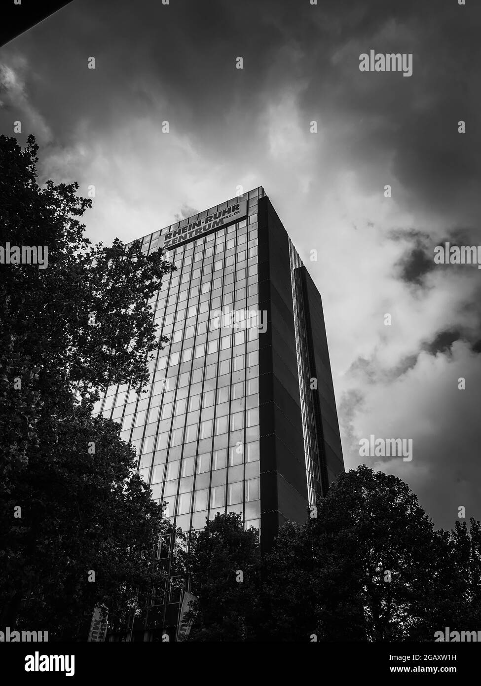 Vista di un grattacielo a Mülheim-Ruhr Foto Stock