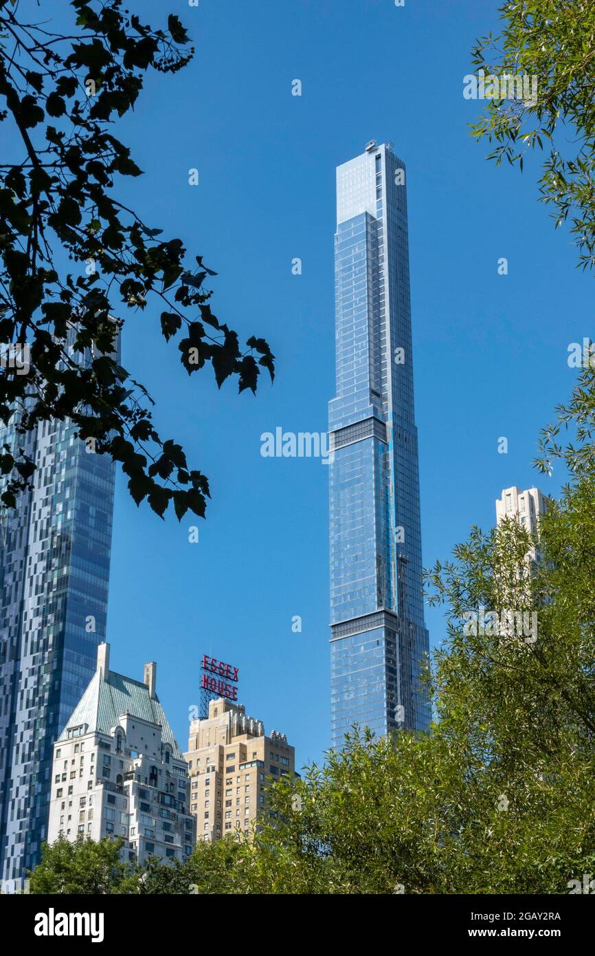 Midtown Skyline con i Supertall Condos visti da Central Park, New York, Stati Uniti Foto Stock