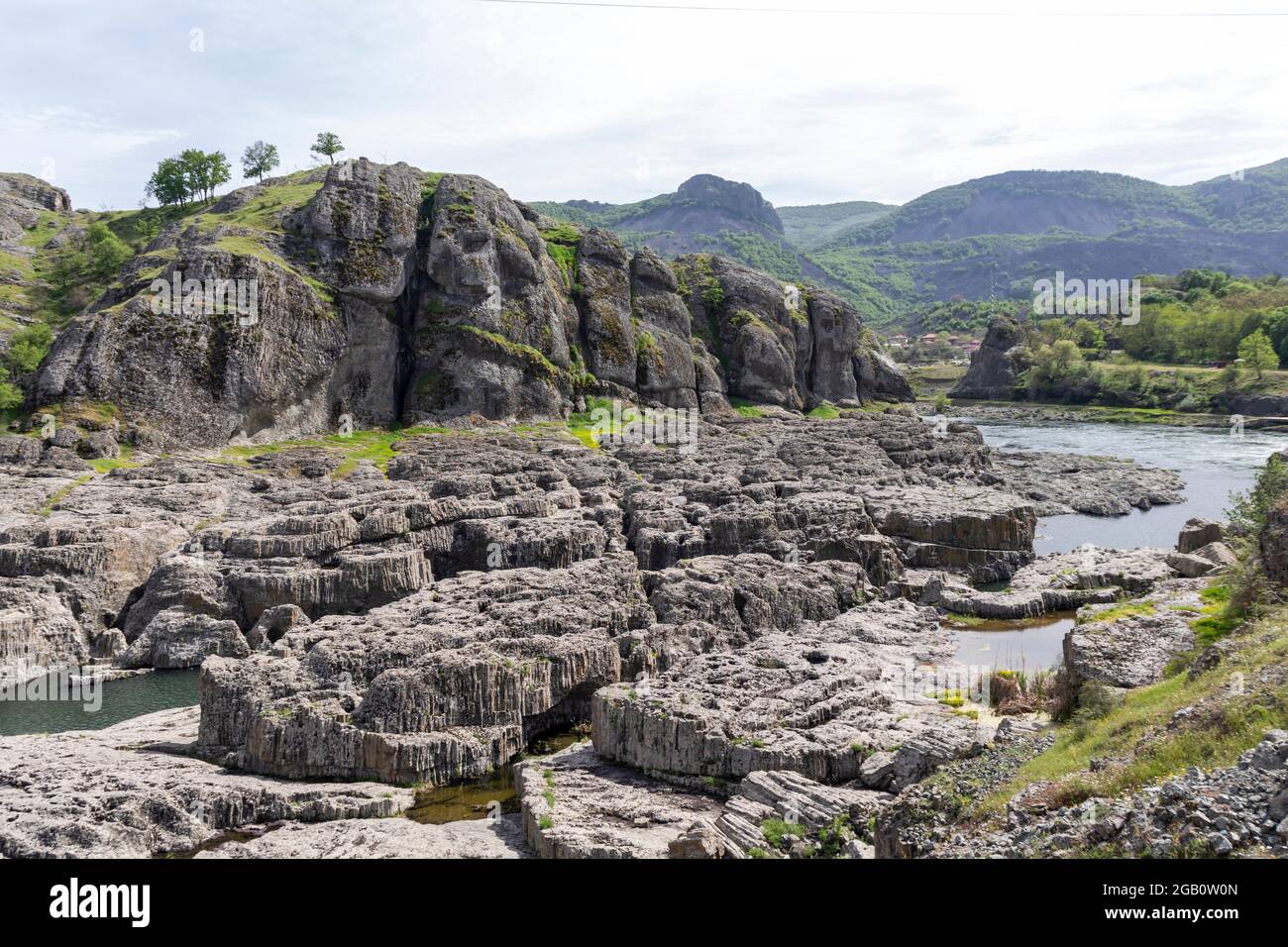 Sheytan Dere (fiume Shaitan) Canyon sotto la diga di Studen Kladenets Reservoir, Bulgaria Foto Stock