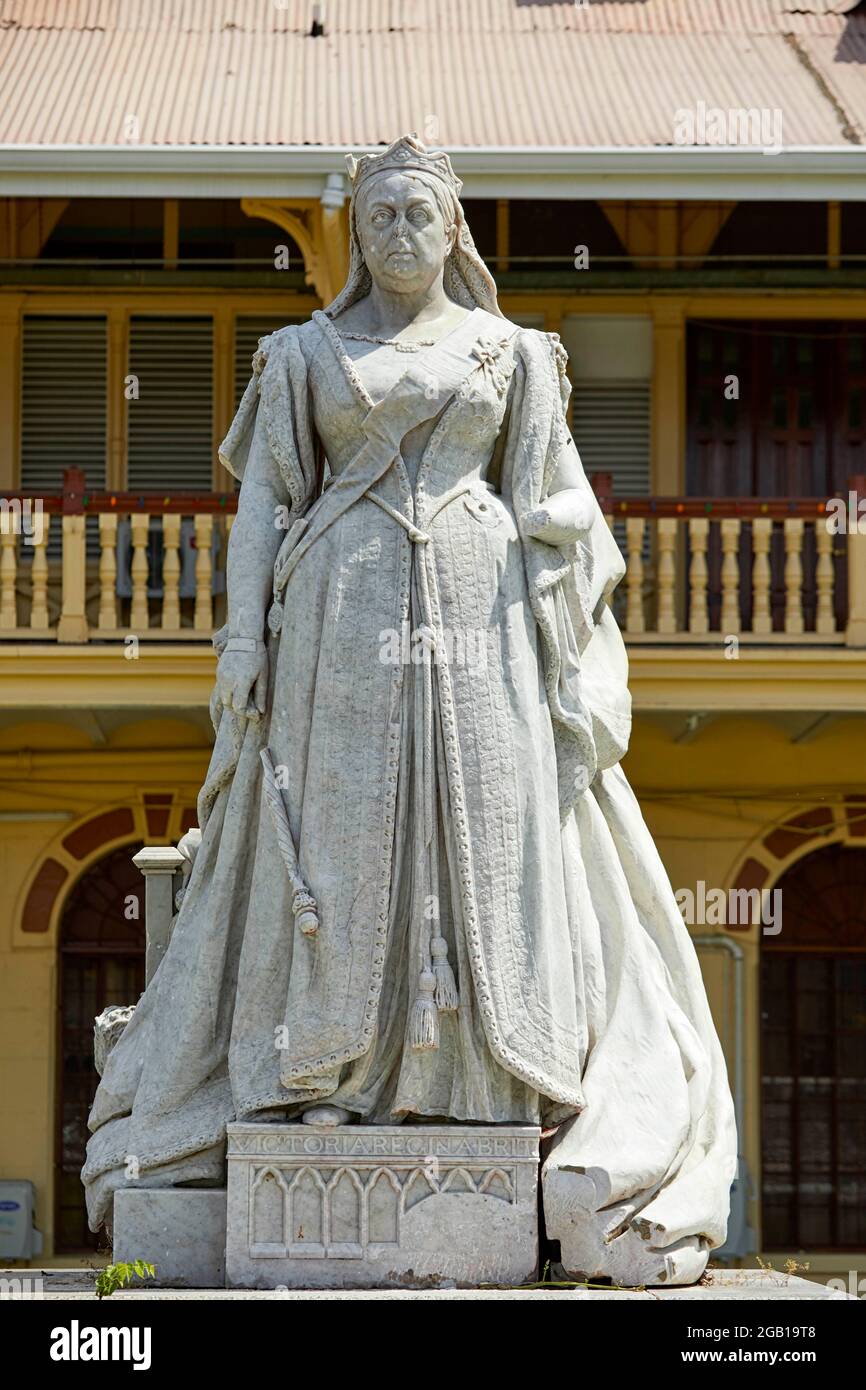 Statuto della Regina Victoria Monumento di fronte alla Corte alta in Georgetown Guyana Sud America Foto Stock