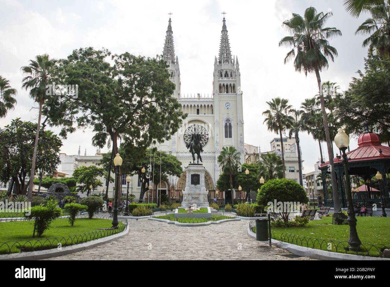 Parque seminario, conosciuto anche come Parque de las Iguanas (Parco Iguana) Quito, Ecuador. Foto Stock