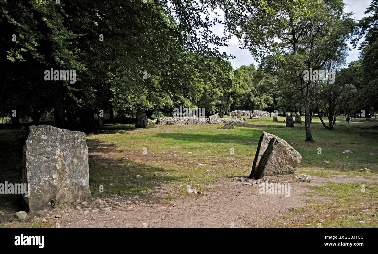 Clava Cairns con pietre in piedi Foto Stock