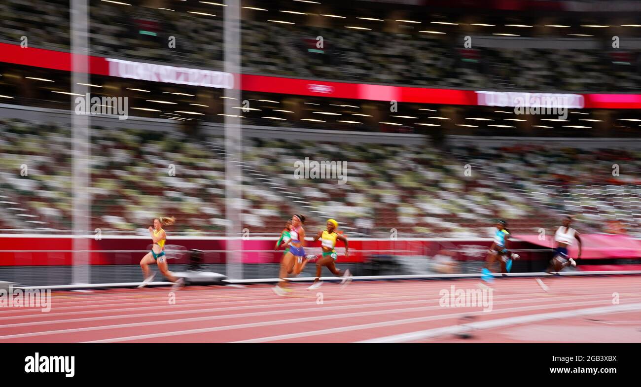 Tokyo 2020 Olimpiadi - Atletica - Donne 200m - Semifinale - Stadio Olimpico, Tokyo, Giappone - 2 agosto 2021. Gli atleti competono REUTERS/Aleksandra Szmigiel Foto Stock