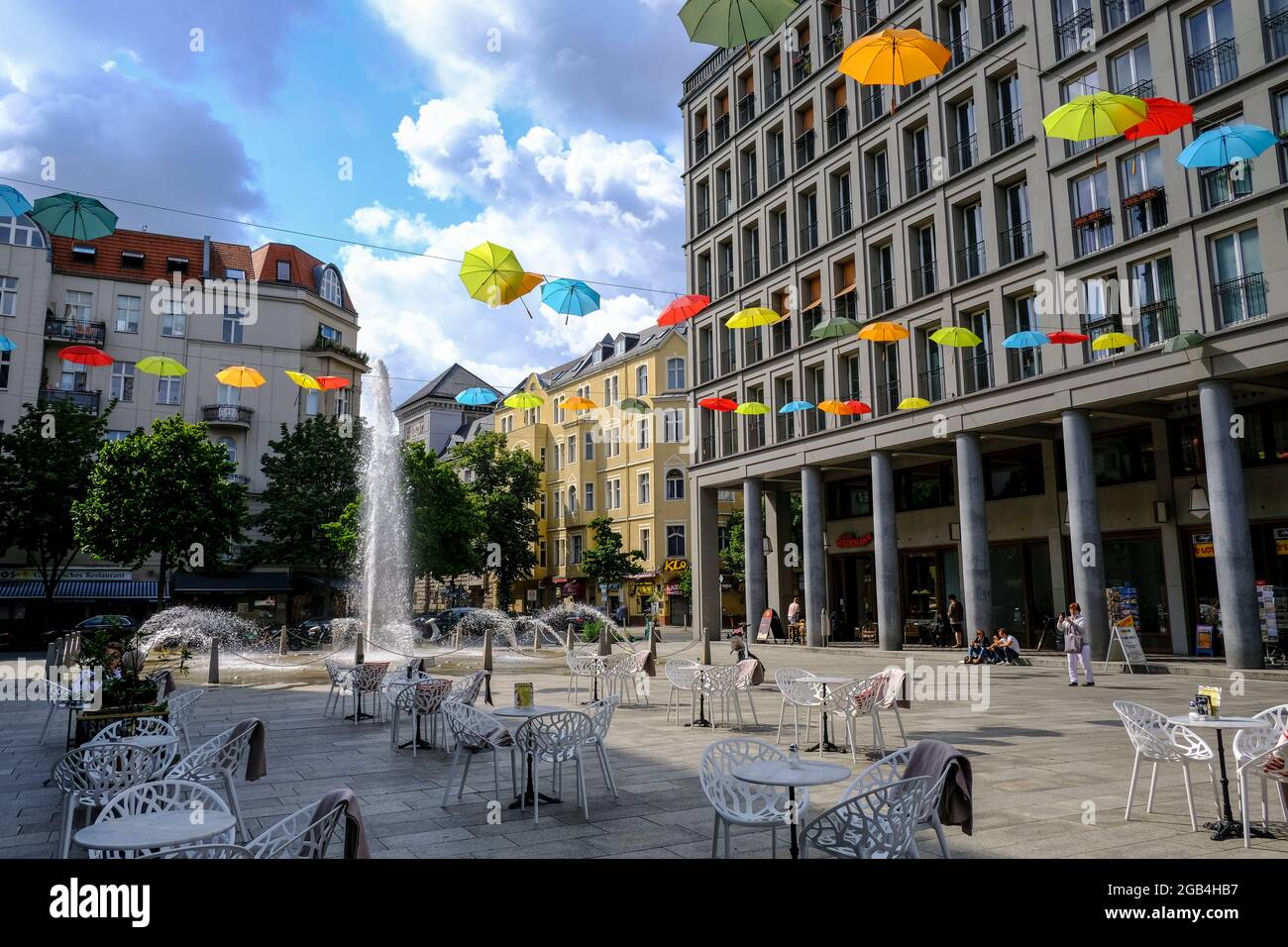 DEU, Deutschland, Berlino, 20.07.2021: Blick auf den Walter-Benjamin-Platz a Berlino-Charlottenburg Foto Stock