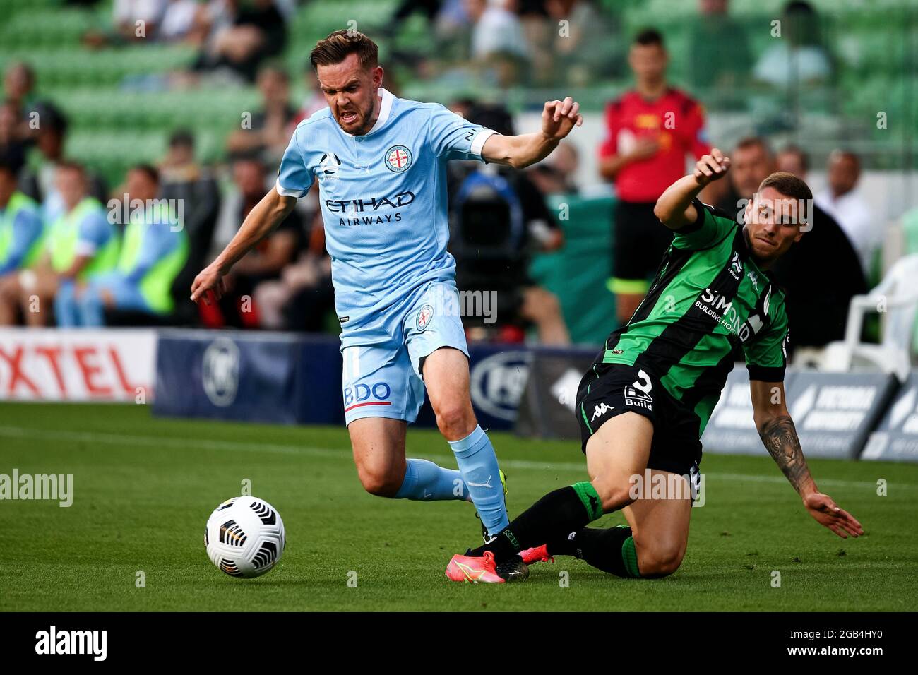 Melbourne, Australia, 1 aprile 2021. : Craig Noone di Melbourne City controlla il pallone durante la partita di calcio Hyundai A-League tra il Western United FC e il Melbourne City FC. Credit: Dave Hewison/Speed Media/Alamy Live News Foto Stock