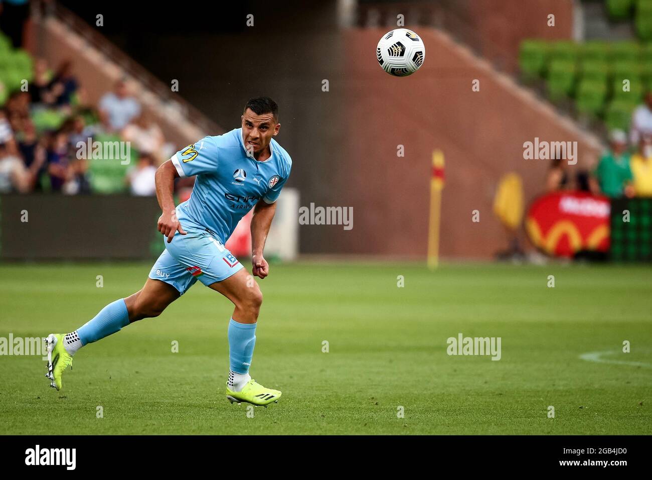 Melbourne, Australia, 1 aprile 2021. : Andrew Nabbout di Melbourne City dirige il pallone durante la partita di calcio Hyundai A-League tra il Western United FC e il Melbourne City FC. Credit: Dave Hewison/Speed Media/Alamy Live News Foto Stock