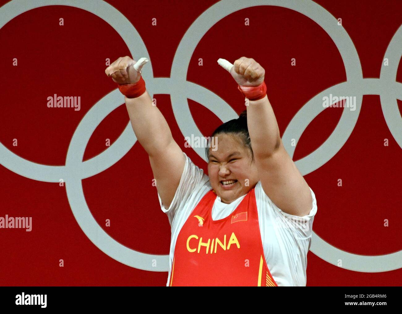 02 agosto 2021, Giappone, Tokio: Sollevamento pesi: Olimpiadi, donne +87 kg, Wenwen li della Cina vince l'oro. Foto: Swen Pförtner/dpa Foto Stock